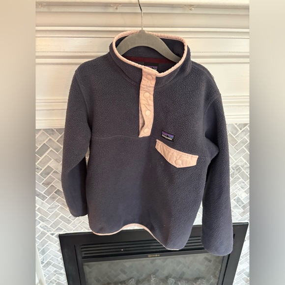 Patagonia Other - Patagonia Kids Fleece Pullover Jacket - Charcoal with Light Pink Trim